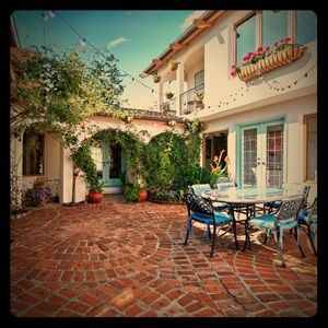 🌺 Meet your Posher, Dana 🌺